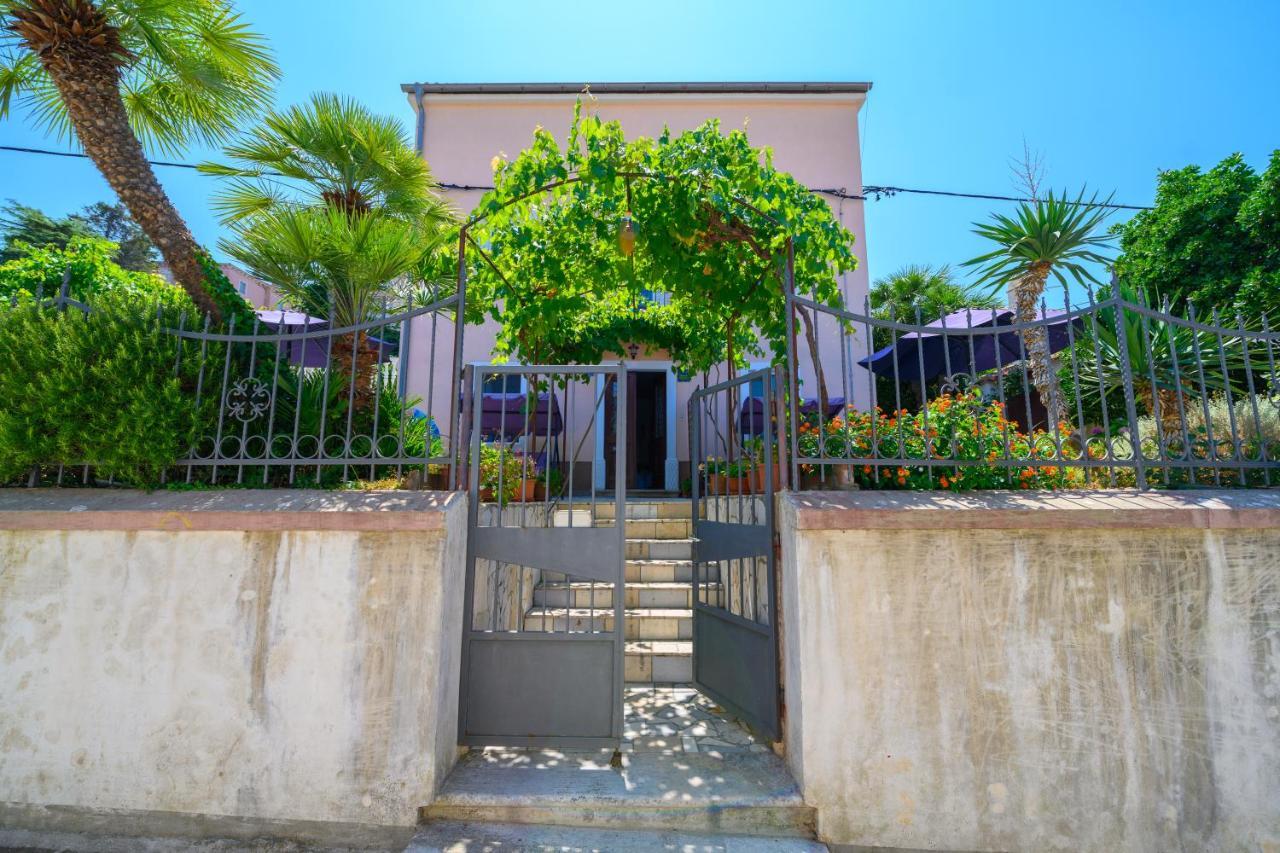 Apartmani Loreta Mali Lošinj Kültér fotó