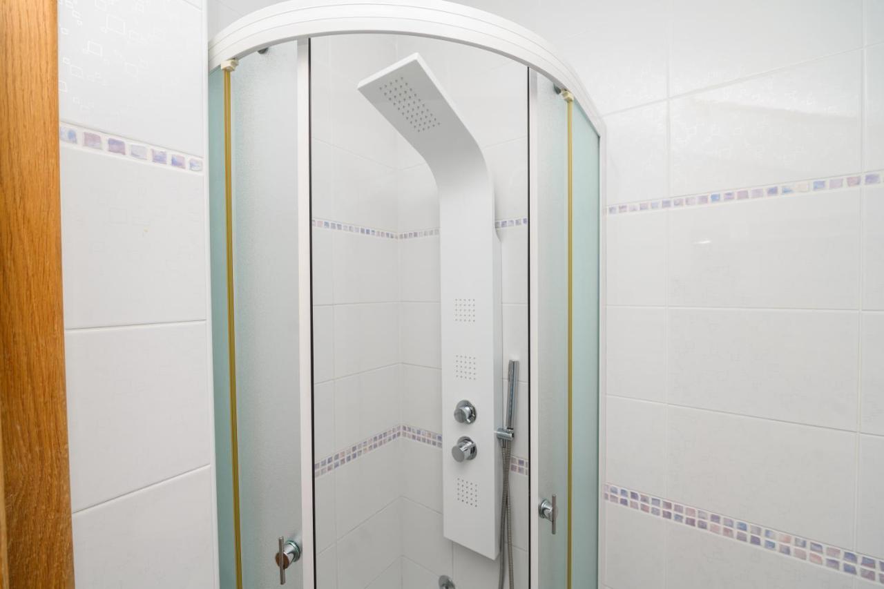 Apartmani Loreta Mali Lošinj Kültér fotó