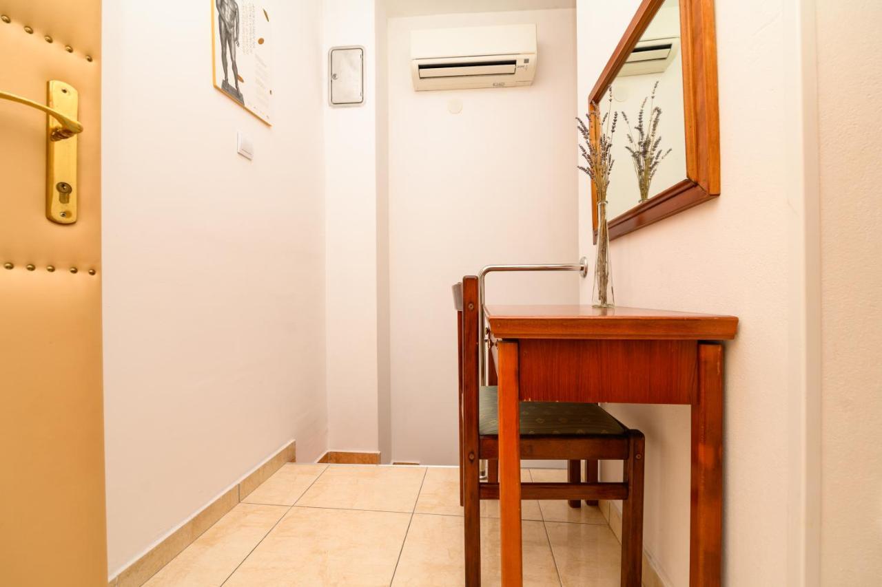Apartmani Loreta Mali Lošinj Kültér fotó