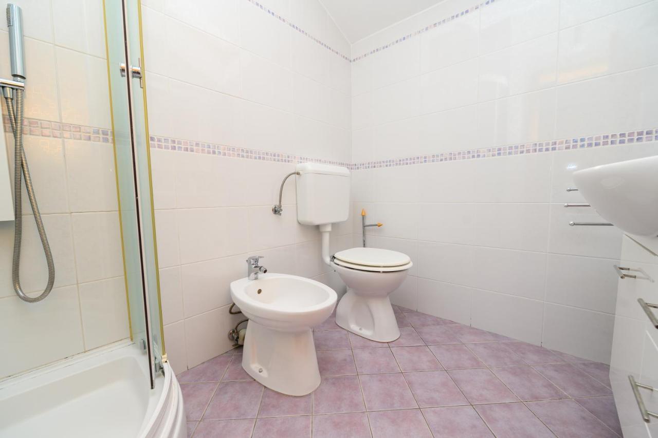 Apartmani Loreta Mali Lošinj Kültér fotó