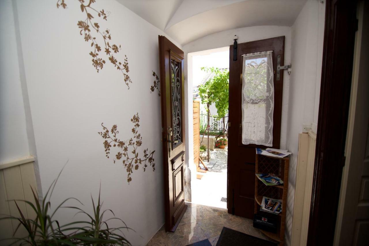 Apartmani Loreta Mali Lošinj Kültér fotó