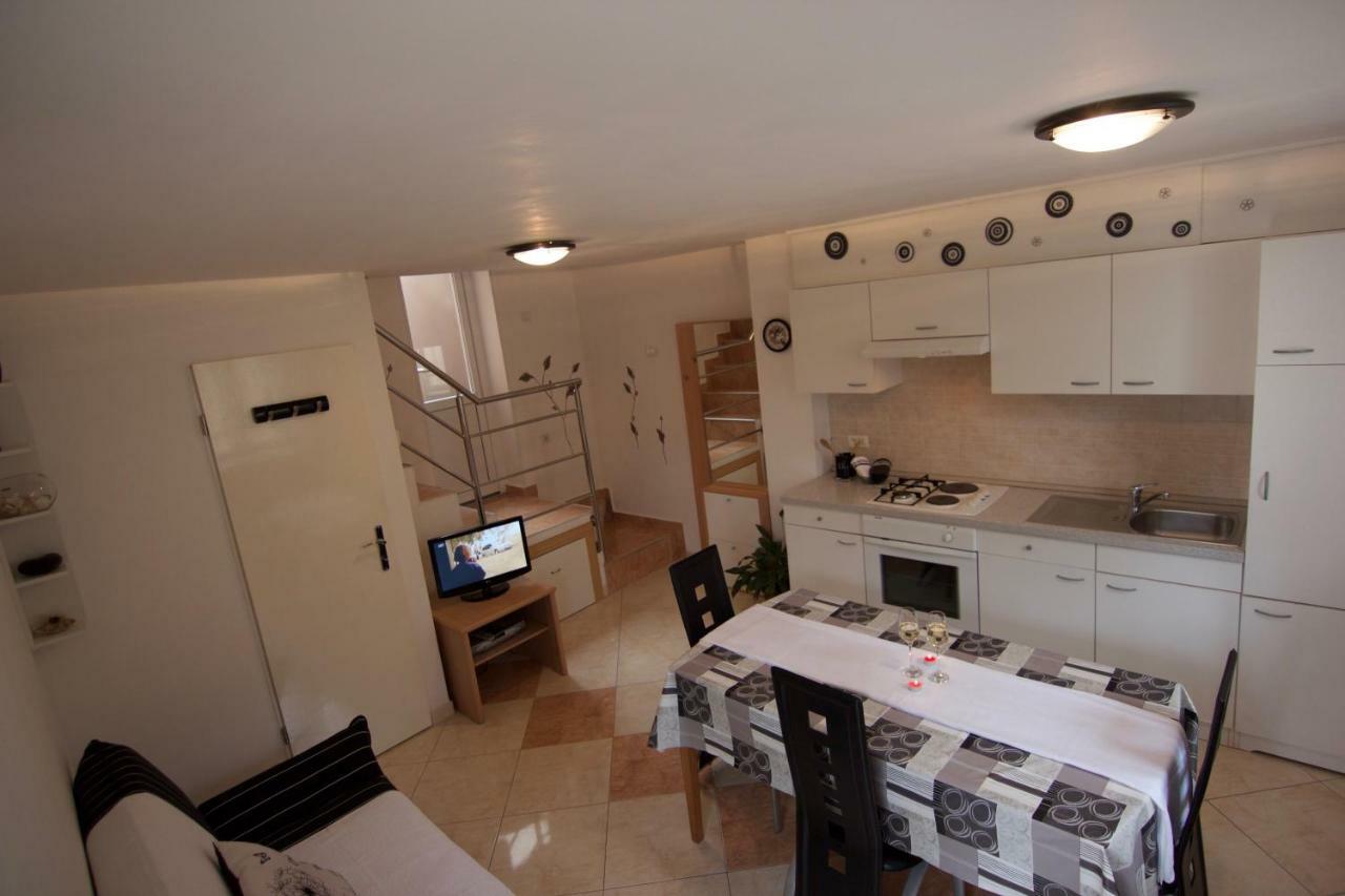 Apartmani Loreta Mali Lošinj Kültér fotó